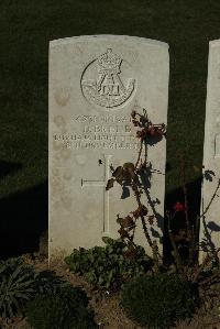 Caterpillar Valley Cemetery Longueval - Brend, D