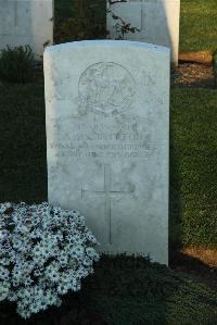 Caterpillar Valley Cemetery Longueval - Britton, Albert Sherwood