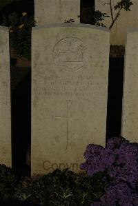 Caterpillar Valley Cemetery Longueval - Broomfield, R