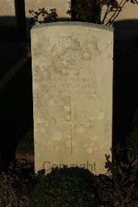 Caterpillar Valley Cemetery Longueval - Chapman, J E