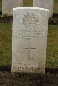 Caterpillar Valley Cemetery Longueval - Clarke, Arthur Henry Gilbert