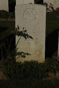 Caterpillar Valley Cemetery Longueval - Clarke, Henry