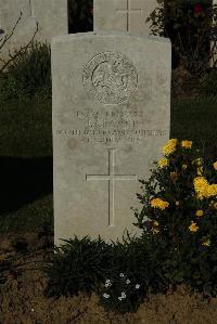 Caterpillar Valley Cemetery Longueval - Clarke, J