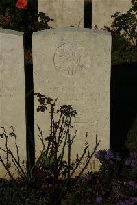 Caterpillar Valley Cemetery Longueval - Clive, William George