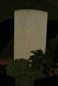 Caterpillar Valley Cemetery Longueval - Collins, G V