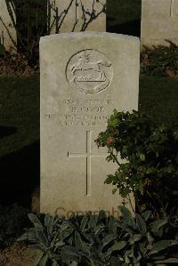 Caterpillar Valley Cemetery Longueval - Cook, B