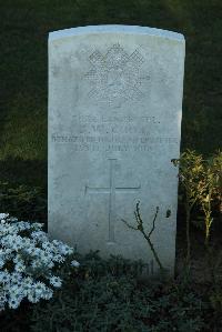 Caterpillar Valley Cemetery Longueval - Cook, J W