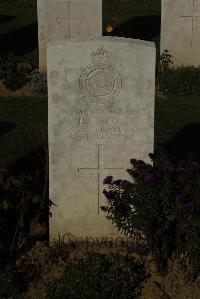 Caterpillar Valley Cemetery Longueval - Cox, H C