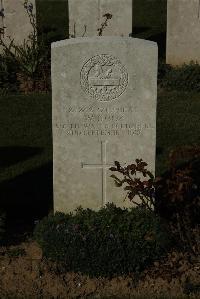 Caterpillar Valley Cemetery Longueval - Cox, W S