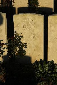 Caterpillar Valley Cemetery Longueval - Dane, H