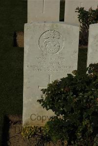 Caterpillar Valley Cemetery Longueval - Davies, W J