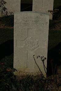 Caterpillar Valley Cemetery Longueval - Deeming, H