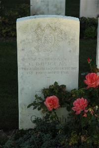 Caterpillar Valley Cemetery Longueval - Douglas, C