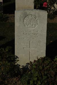 Caterpillar Valley Cemetery Longueval - Dunne, Bernard James