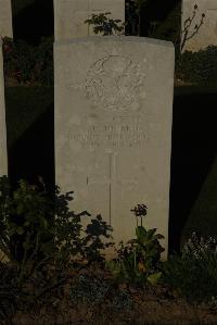 Caterpillar Valley Cemetery Longueval - Duthie, F