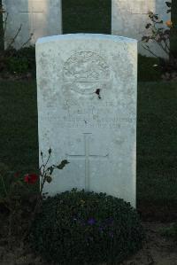 Caterpillar Valley Cemetery Longueval - Emery, T