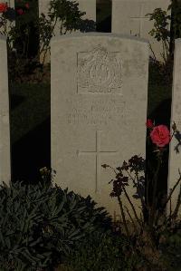 Caterpillar Valley Cemetery Longueval - English, A E