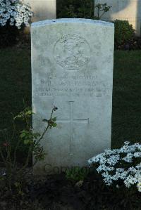 Caterpillar Valley Cemetery Longueval - Farrant, William