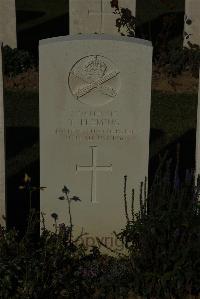 Caterpillar Valley Cemetery Longueval - Fleming, T