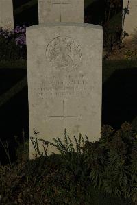 Caterpillar Valley Cemetery Longueval - Fowler, J W