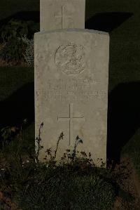 Caterpillar Valley Cemetery Longueval - Fowler, R