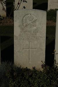 Caterpillar Valley Cemetery Longueval - Fraser, H