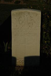 Caterpillar Valley Cemetery Longueval - Gardiner, Peter