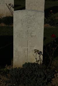 Caterpillar Valley Cemetery Longueval - Gaunt, T