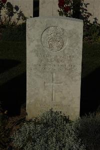 Caterpillar Valley Cemetery Longueval - George, T