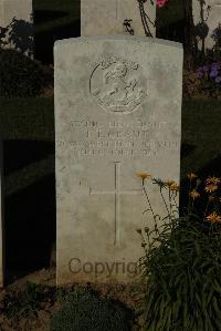 Caterpillar Valley Cemetery Longueval - Grant, I T