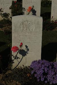 Caterpillar Valley Cemetery Longueval - Gray, J