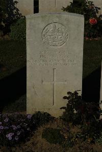 Caterpillar Valley Cemetery Longueval - Hancox, E