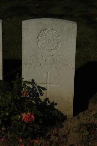 Caterpillar Valley Cemetery Longueval - Happell, Jas