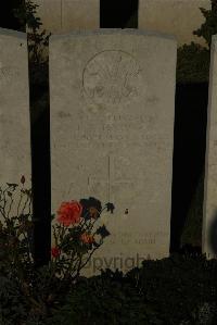 Caterpillar Valley Cemetery Longueval - Harvey, E W