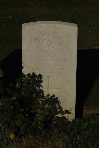 Caterpillar Valley Cemetery Longueval - Hastie, S