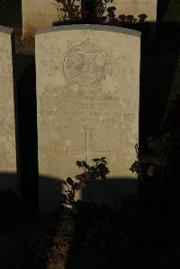 Caterpillar Valley Cemetery Longueval - Hatt, C J