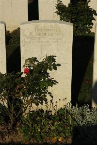 Caterpillar Valley Cemetery Longueval - Henderson, E