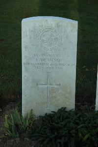 Caterpillar Valley Cemetery Longueval - Hesse, E W