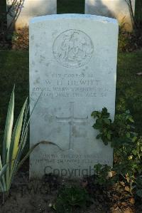 Caterpillar Valley Cemetery Longueval - Hewitt, William Henry