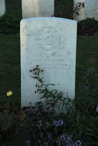 Caterpillar Valley Cemetery Longueval - Hobro, A E