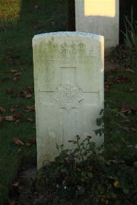 Caterpillar Valley Cemetery Longueval - Hole, Phillip