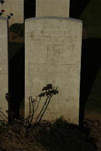 Caterpillar Valley Cemetery Longueval - Holyoak, C G