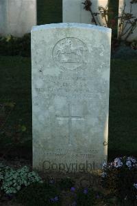 Caterpillar Valley Cemetery Longueval - Honan, M