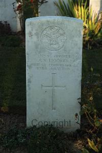 Caterpillar Valley Cemetery Longueval - Hooker, A V