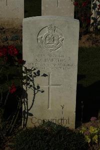 Caterpillar Valley Cemetery Longueval - Hopkins, A C