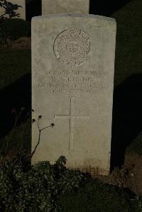 Caterpillar Valley Cemetery Longueval - Horne, W G