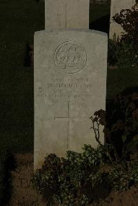 Caterpillar Valley Cemetery Longueval - Houghton, Walter