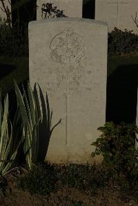 Caterpillar Valley Cemetery Longueval - Howe, H