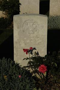 Caterpillar Valley Cemetery Longueval - Howe, Tom