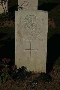 Caterpillar Valley Cemetery Longueval - Hughes, T E